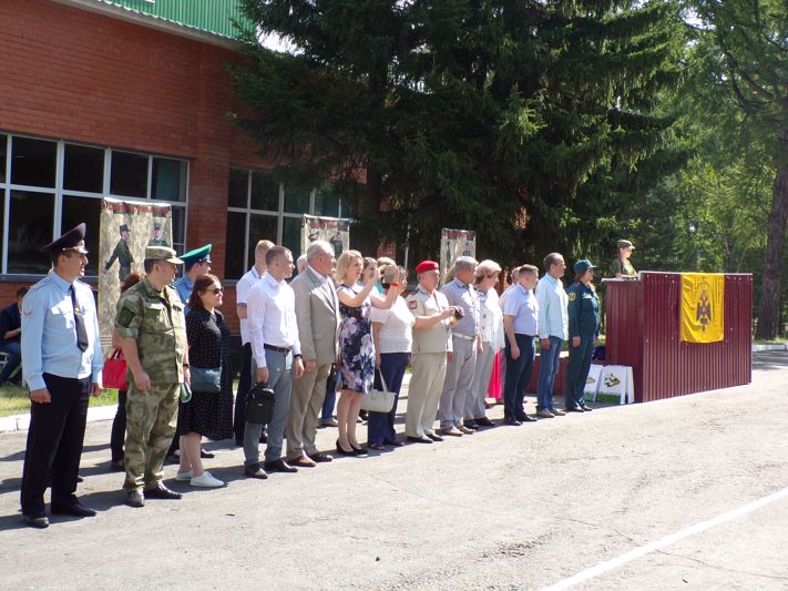 Представители Росгвардии приняли участие в закрытии смены военно-патриотического лагеря в Курганской области