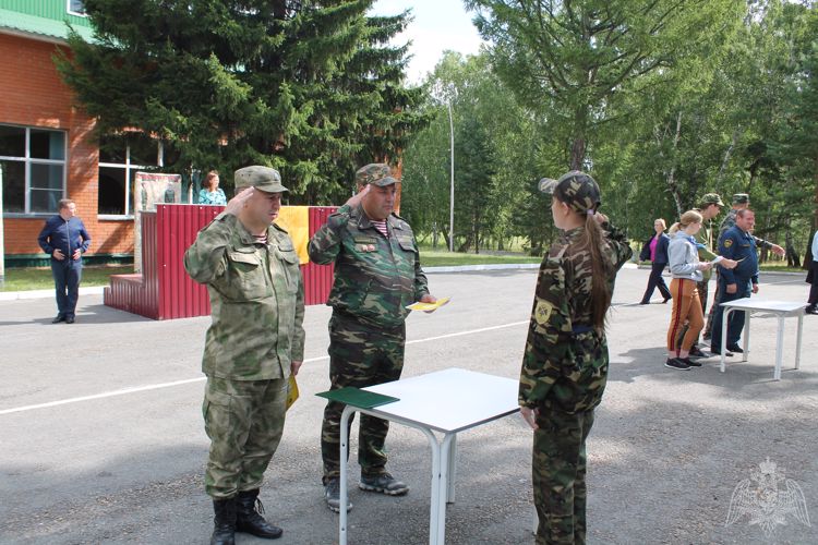 Офицер Росгвардии выступил на закрытии смены областного военно-исторического лагеря «Патриот Зауралья»
