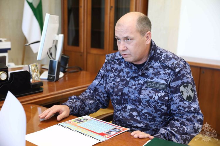 Губернатор Курганской области Вадим Шумков и начальник регионального управления Росгвардии полковник Андрей Быстров обсудили вопросы взаимодействия