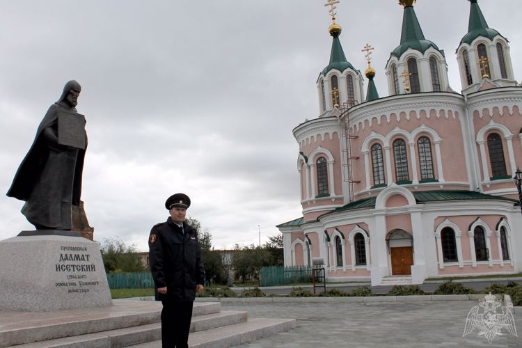 В Зауралье сотрудники Росгвардии в рамках акции «#РосгвардияГид» рассказали об уникальном объекте культурного наследия России