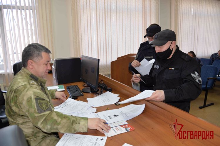 Росгвардейцы Зауралья написали Диктант Победы 