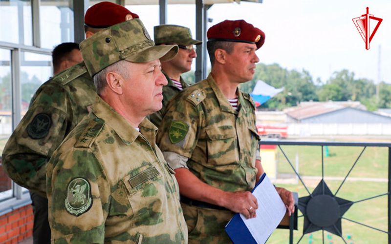 Генерал-полковник Виктор Стригунов высоко оценил действия подразделений Росгвардии в ходе тренировки по уничтожению условной террористической группы в рамках учения "Заслон-2021"