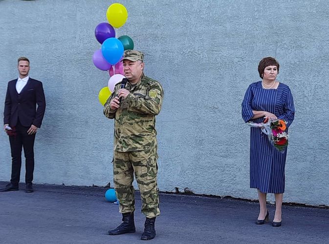 В Зауралье Росгвардия поздравила подшефных с Днем знаний и обеспечила охрану правопорядка