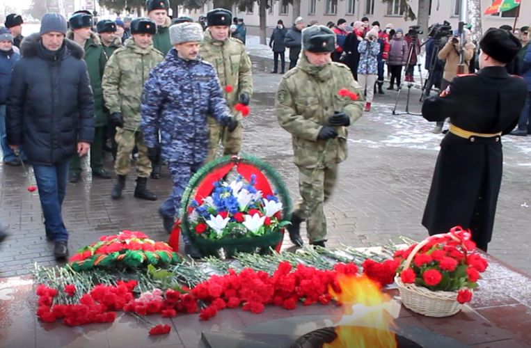 Представители Росгвардии в Кургане почтили память павших защитников Отечества