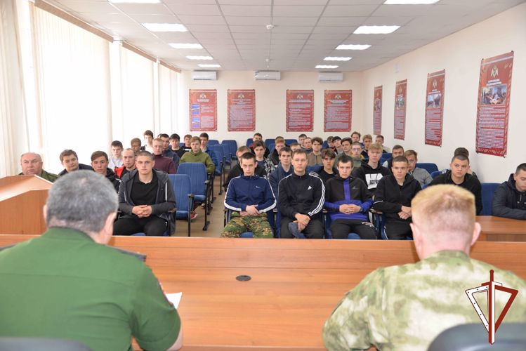 В Управлении Росгвардии по Курганской области провели День призывника (видео)