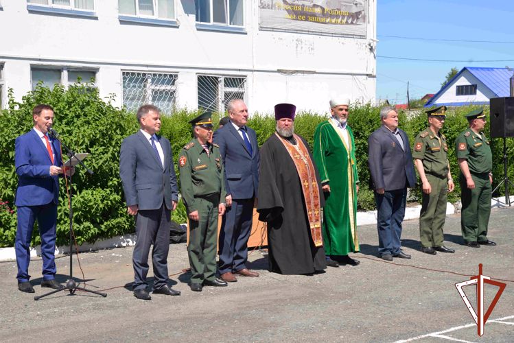 На службу в прославленную дивизию имени Дзержинского Росгвардии отправились призывники из Зауралья
