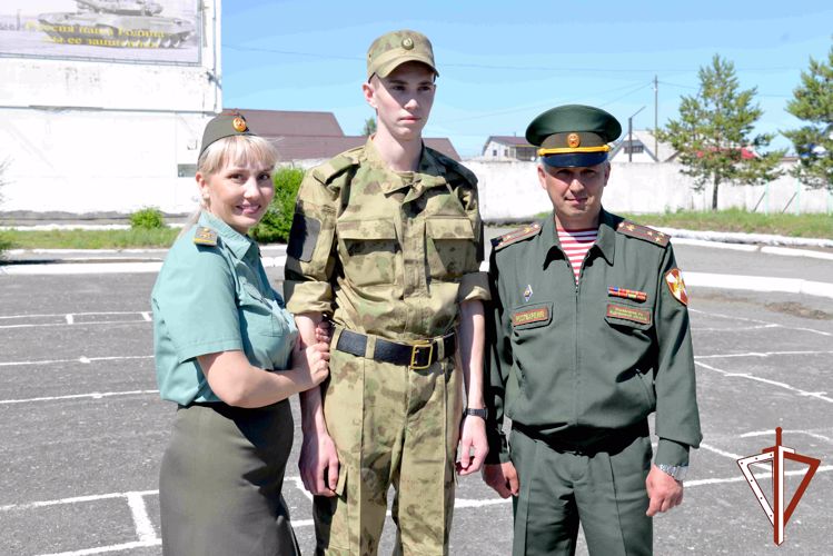 На службу в прославленную дивизию имени Дзержинского Росгвардии отправились призывники из Зауралья