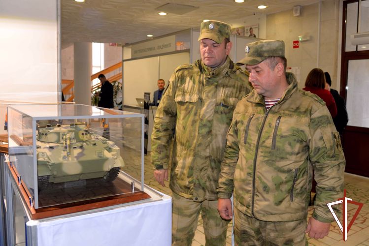 Военнослужащие Росгвардии посетили межрегиональную промышленную выставку в Кургане