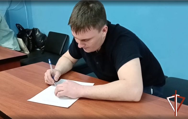 Корреспонденты курганской телекомпании понаблюдали за ходом экзамена для будущих владельцев оружия (видео)