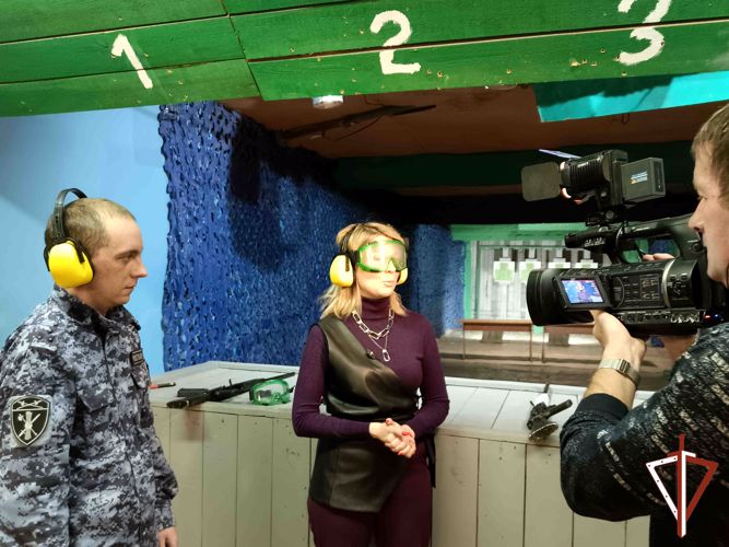 Корреспонденты курганской телекомпании понаблюдали за ходом экзамена для будущих владельцев оружия (видео)