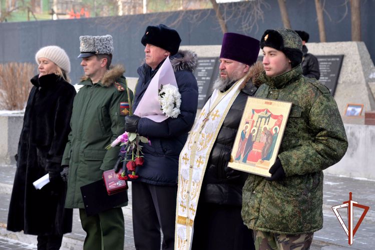 Росгвардейцы в Кургане почтили память воинов-интернационалистов