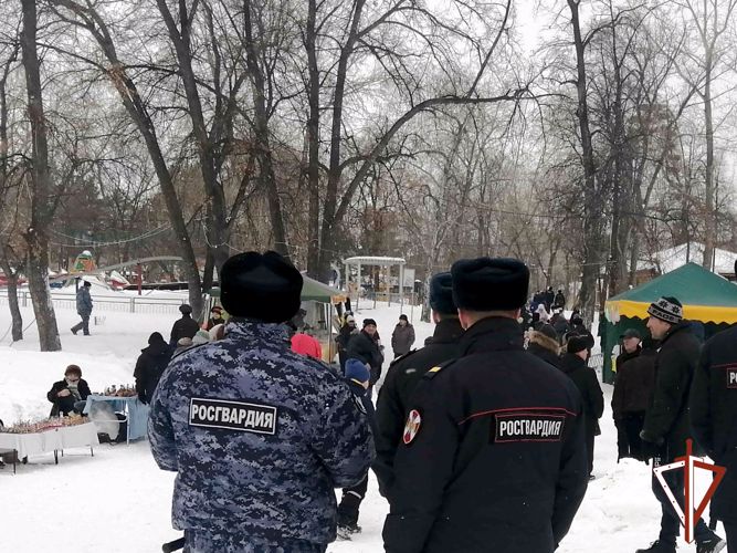 Росгвардия выполнила задачи по охране правопорядка на праздновании Масленицы в Зауралье