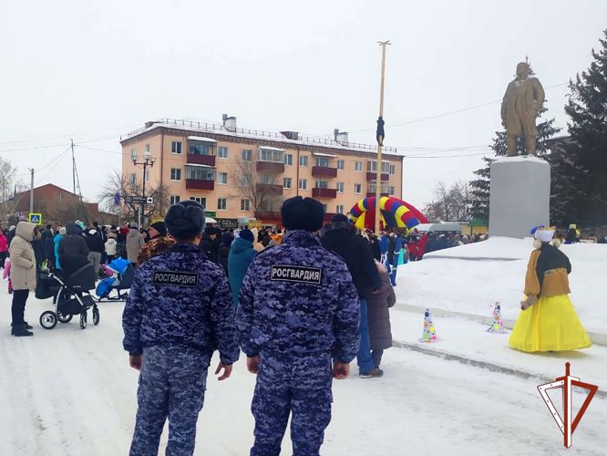 Росгвардия выполнила задачи по охране правопорядка на праздновании Масленицы в Зауралье