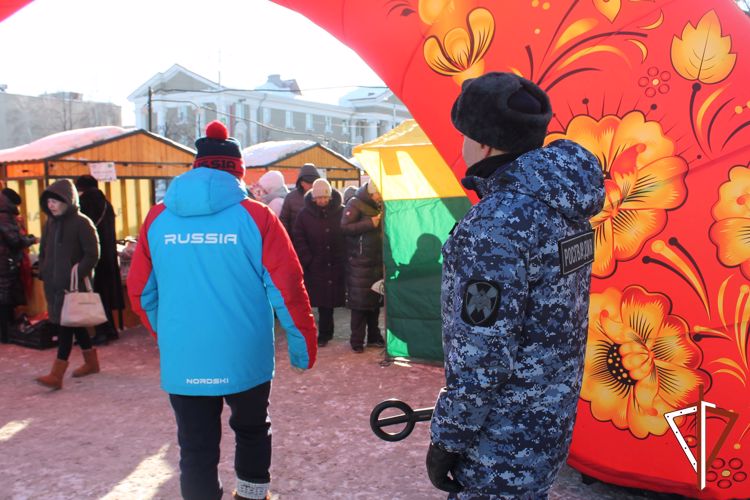 Сотрудники Росгвардии обеспечили правопорядок во время праздничного мероприятия в честь юбилея Курганской области