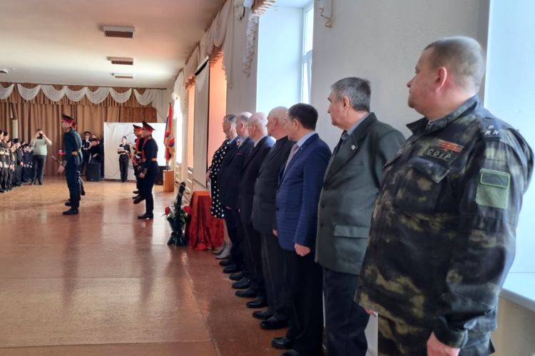 Память павших на Северном Кавказе офицеров курганского СОБР почтили  в кадетской школе имени героя-правоохранителя