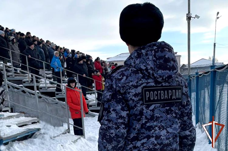 Сотрудники Росгвардии обеспечили безопасность командного чемпионата России по ледовому спидвею в Зауралье