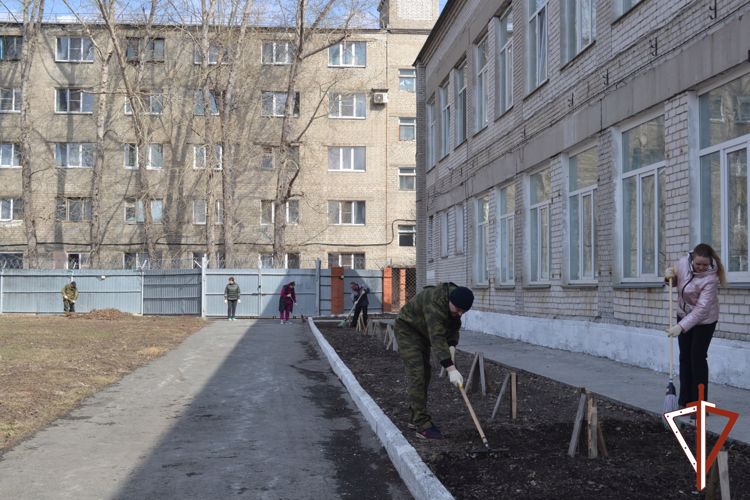 В курганском управлении Росгвардии поддержали общегородской субботник