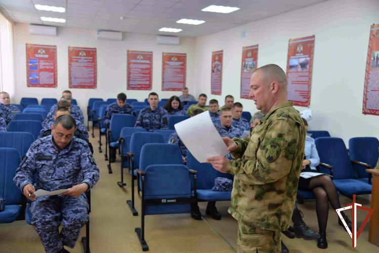 К международной исторической акции «Диктант Победы» присоединилась Росгвардия в Зауралье