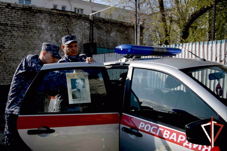 Ко Всероссийской акции «Бессмертный автополк» присоединились росгвардейцы в Зауралье (видео)