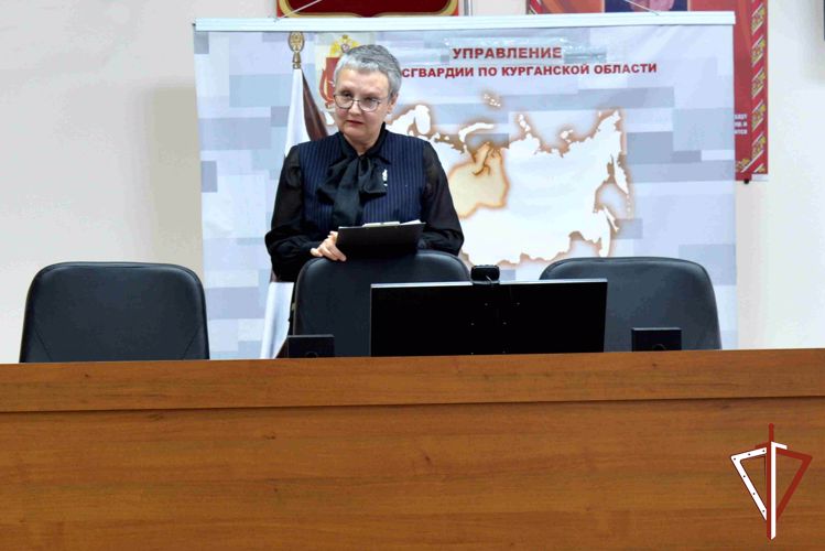 В Кургане росгвардейцы встретились с представителем общества «Знание»