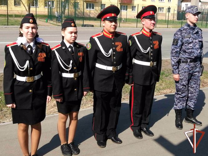  Ветеранов Великой Отечественной войны поздравили сотрудники Росгвардии в Зауралье