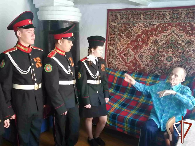  Ветеранов Великой Отечественной войны поздравили сотрудники Росгвардии в Зауралье