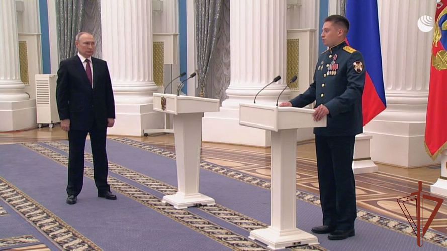 Президент Российской Федерации вручил госнаграду росгвардейцу - участнику специальной военной операции