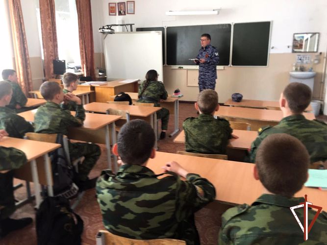 В преддверии Дня Победы Росгвардия провела цикл патриотических мероприятий для зауральской молодежи