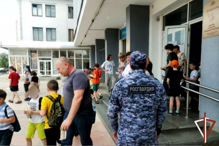 Сотрудники Росгвардии обеспечили безопасность празднования Международного дня защиты детей в Зауралье