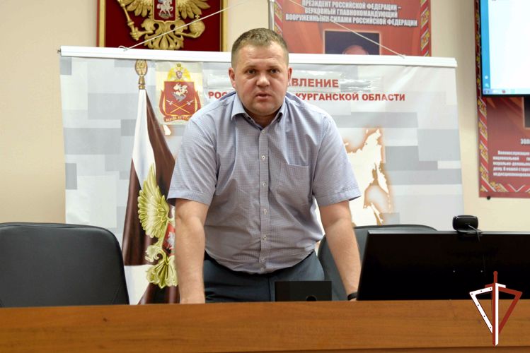 Росгвардейцы провели встречу с курганским лектором общества «Знание»