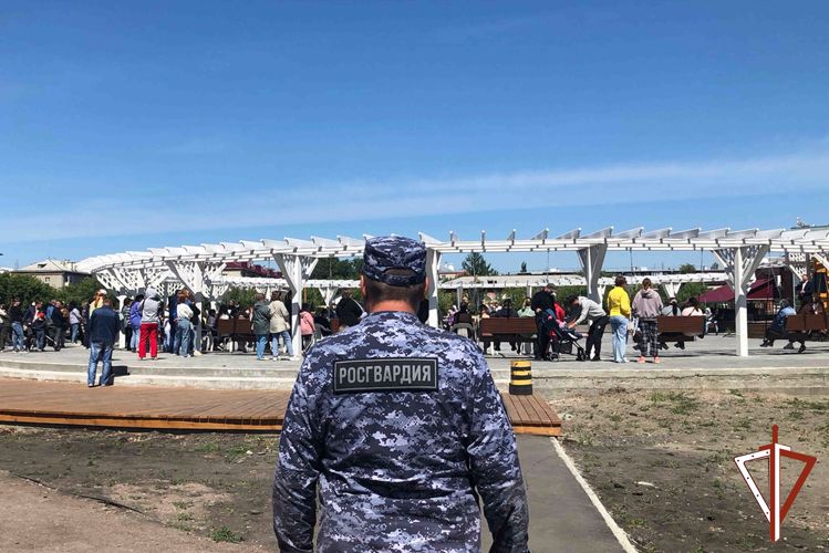Сотрудники Росгвардии в Зауралье выполнили задачи по охране правопорядка в День России 