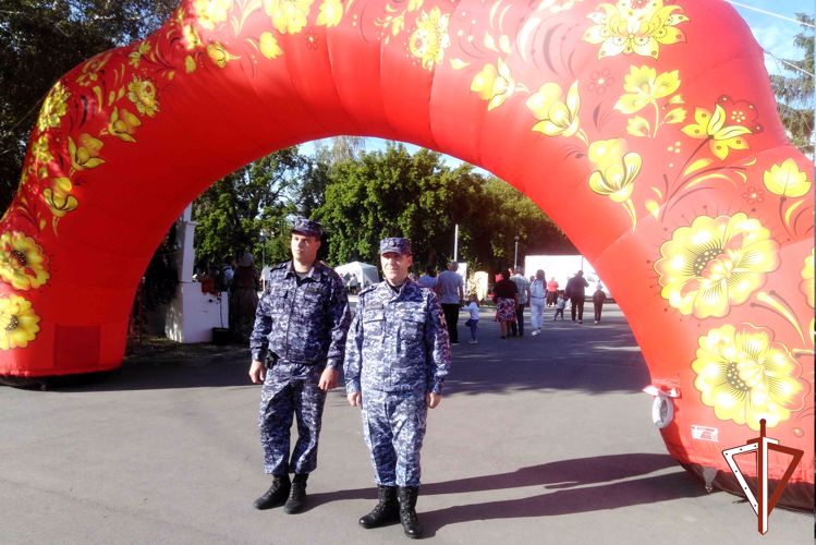 Сотрудники Росгвардии в Зауралье выполнили задачи по охране правопорядка в День России 