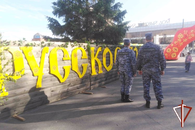 Сотрудники Росгвардии в Зауралье выполнили задачи по охране правопорядка в День России 