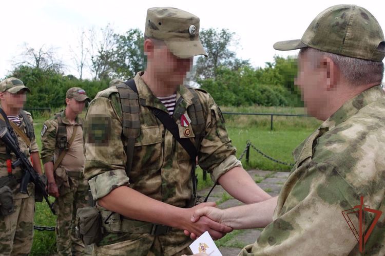 Генерал-полковник в отставке Анатолий Шкирко встретился с военнослужащими Росгвардии в зоне СВО