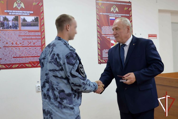 Росгвардейцам - участникам СВО вручили награды всероссийской общественной организации ветеранов «Боевое братство» Зауралья