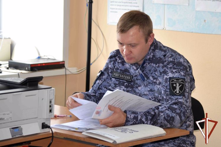 Росгвардия пригласила курганских журналистов на экзамен для владельцев оружия (видео)