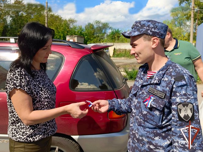 Росгвардейцы провели патриотическую акцию «С флагом на сердце» в Кургане