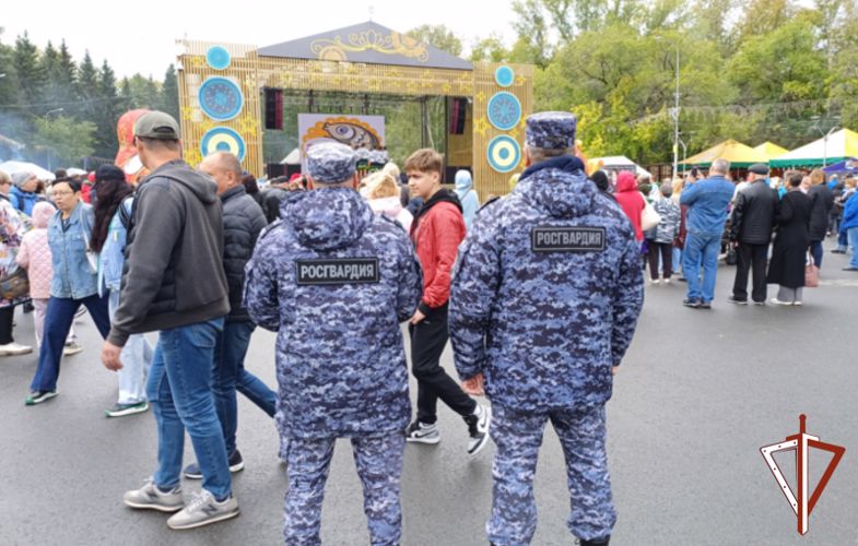 Сотрудники Росгвардии обеспечили безопасность городского фестиваля в Кургане
