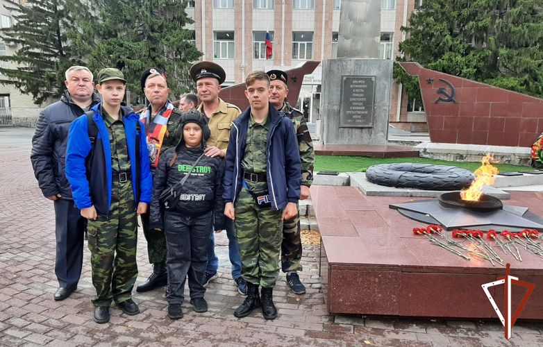 Ветераны войск правопорядка и курганские кадеты присоединились к автопробегу в День танкиста