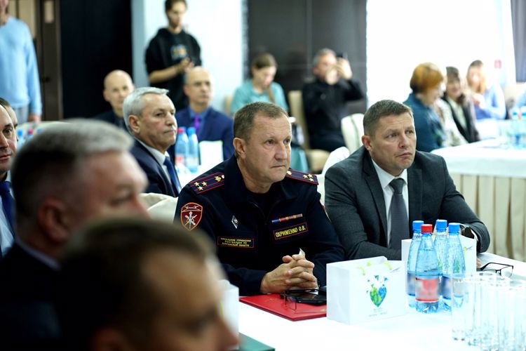 Росгвардия поздравила аэропорт Кургана со столетним юбилеем