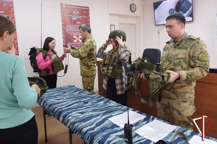 Ко Дню вневедомственной охраны Росгвардия проводит тематические встречи с курганскими школьниками