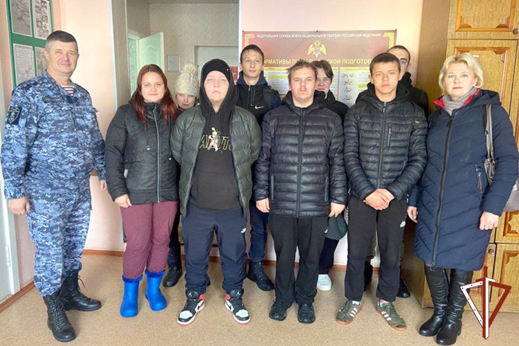 Ветеранов вневедомственной охраны поздравили росгвардейцы с профессиональным праздником в Зауралье 