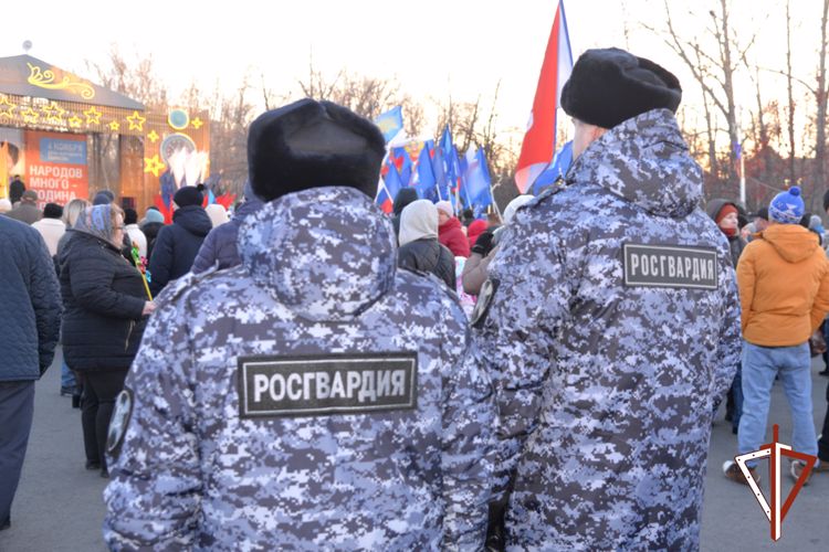 Сотрудники Росгвардии обеспечили безопасность празднования Дня народного единства в Курганской области