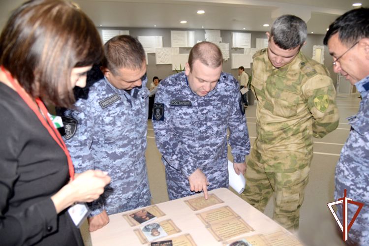 В Кургане росгвардейцы написали Большой этнографический диктант 