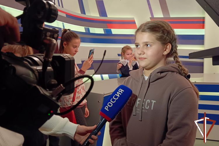В  преддверии Дня телевидения дети росгвардейцев побывали в гостях у ГТРК «Курган» (видео)
