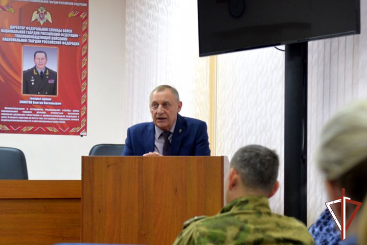 Ветеран госбезопасности  выступил перед росгвардейцами в Кургане