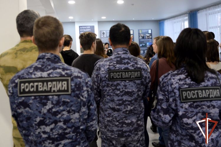В Кургане росгвардейцы написали Большой этнографический диктант 