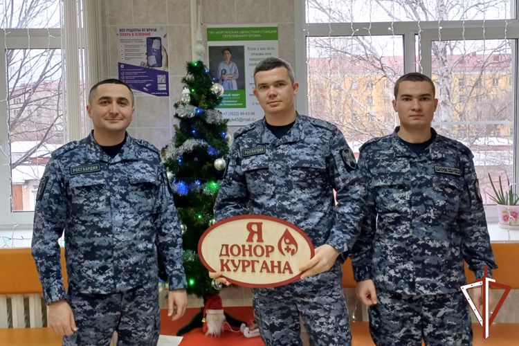Росгвардейцы в Зауралье сдали донорскую кровь 