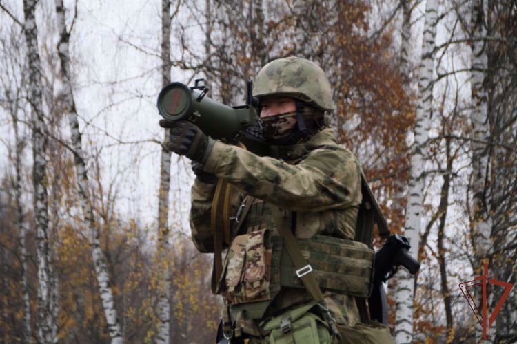 Генерал-полковник Юрий Яшин поздравил военнослужащих и ветеранов подразделений РХБ защиты с профессиональным праздником