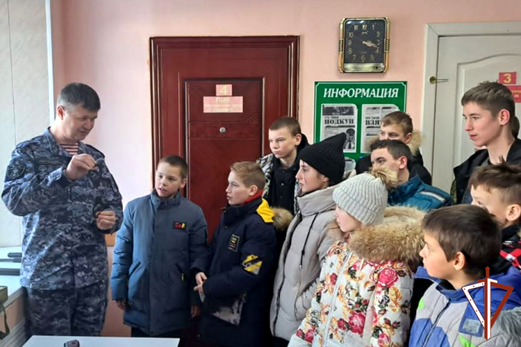 Патриотические мероприятия ко Дню Героев Отечества проводят росгвардейцы в Зауралье